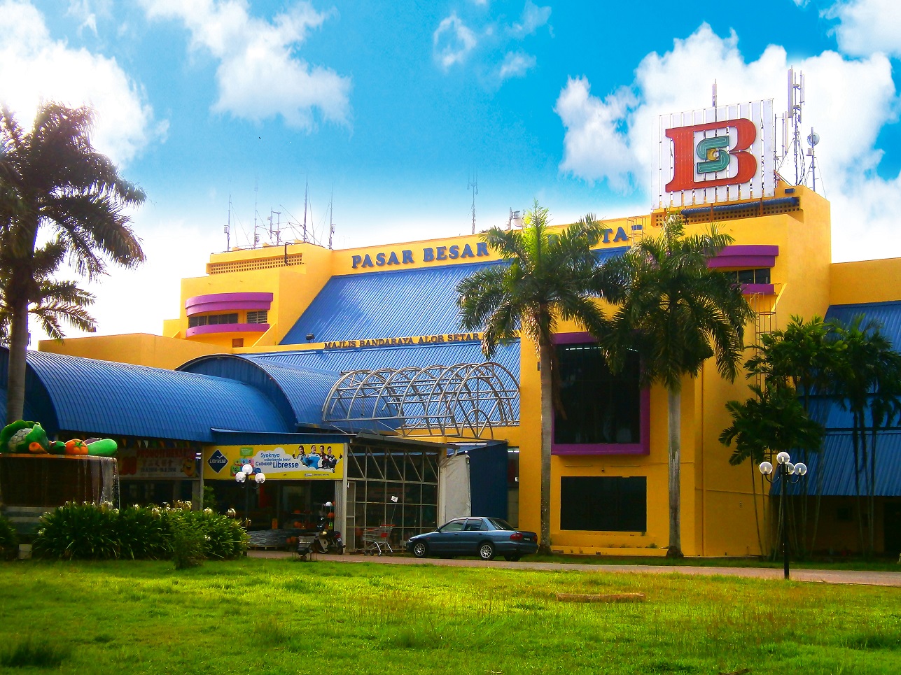 Store 2 Image